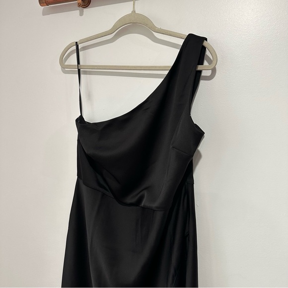 NWT BHLDN Dylan One-Shoulder Satin Side-Slit Gown Black Anthropologie - Picture 3 of 7